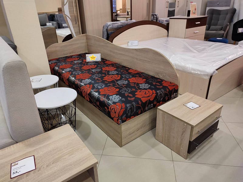 Lova tachta 80cm arba 90cm su čiužiniu ir su patalynės dėže